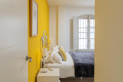 Apartamento de 1 dormitorio del hotel Reservaloen Plaza del Salvador. Foto 1