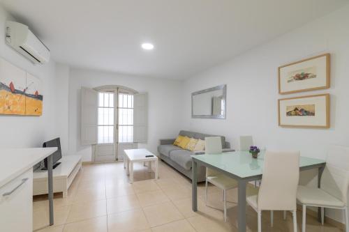 Apartamento de 1 dormitorio del hotel Reservaloen Plaza del Salvador. Foto 2