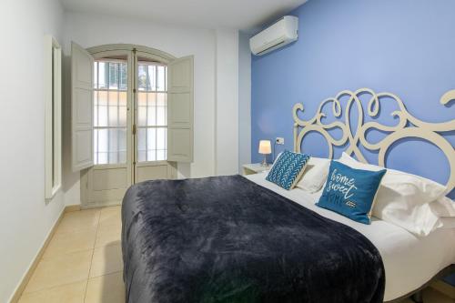 Apartamento de 1 dormitorio del hotel Reservaloen Plaza del Salvador. Foto 1