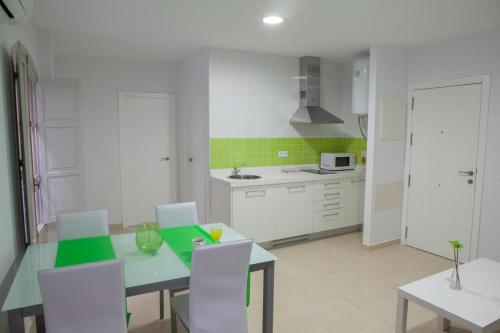 Apartamento 1 habitación Sofá Cama incluido 1 Cama doble kitchenette Agradable del hotel Reservaloen Plaza del Salvador