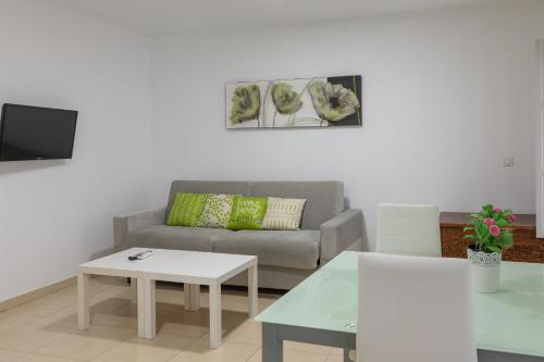 Apartamento 1 habitación Sofá Cama incluido 1 Cama doble kitchenette Agradable del hotel Reservaloen Plaza del Salvador. Foto 8