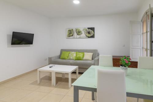 Apartamento 1 habitación Sofá Cama incluido 1 Cama doble kitchenette Agradable del hotel Reservaloen Plaza del Salvador. Foto 11