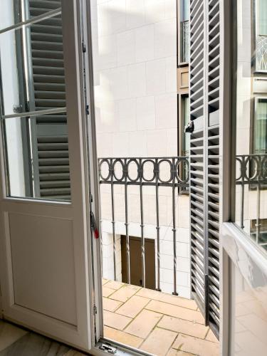Habitación compartida Balcón o Terraza Cama Litera Vista ciudad Baño compartido Solo para mujeres del hotel The Nomad. Foto 1