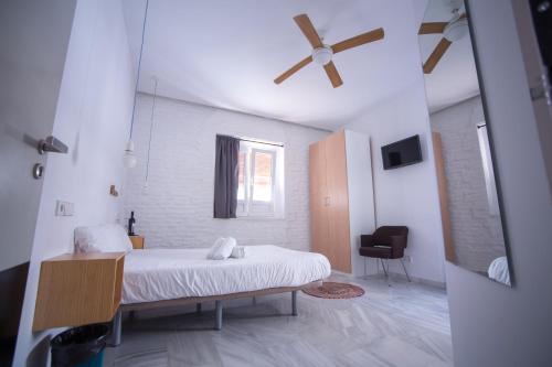 Habitación Doble Deluxe con balcón del hotel The Nomad. Foto 4