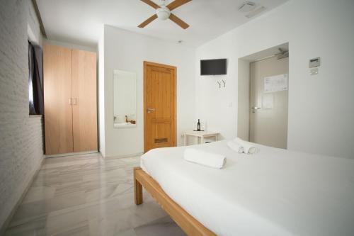 Habitación Doble con vistas a la ciudad del hotel The Nomad. Foto 2