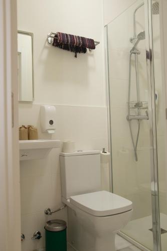 Habitación Doble Deluxe con balcón del hotel The Nomad. Foto 2