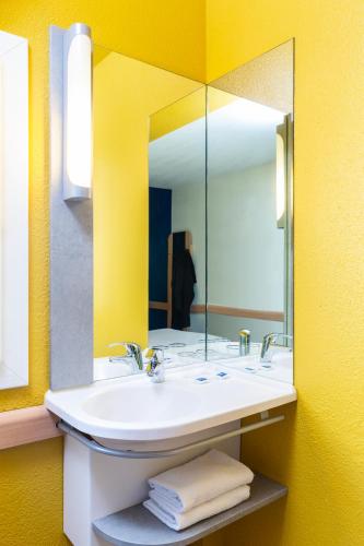 Habitación Doble Estándar del hotel ibis budget Paris Porte de Vincennes. Foto 8
