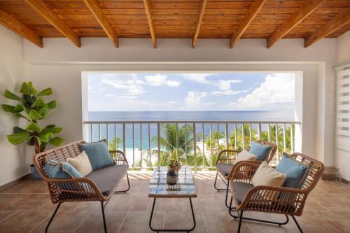 Suite Junior con vistas al mar del hotel HM Alma de Bayahibe - Adults Only. Foto 9