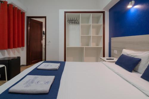 Habitación Doble con baño privado - 1 o 2 camas del hotel San Gines. Foto 17