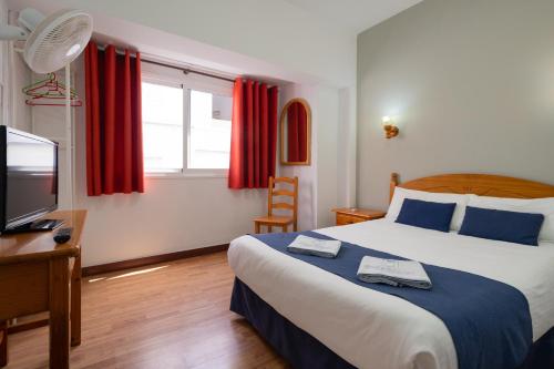 Habitación Doble con baño privado - 1 o 2 camas del hotel San Gines. Foto 17