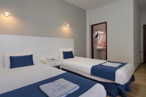 Habitación Doble con baño privado - 1 o 2 camas del hotel San Gines. Foto 19