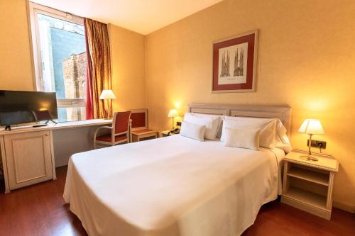 Habitación Doble Económica del hotel Sunhotel Aston. Foto 5