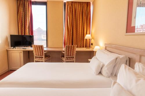 Habitación Doble Estándar con vistas a la ciudad del hotel Sunhotel Aston. Foto 5