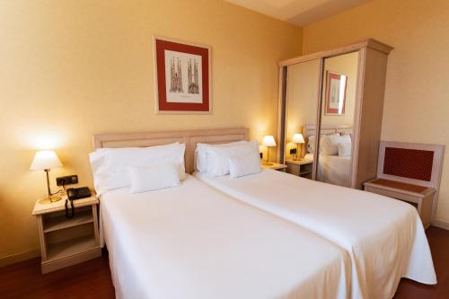 Habitación Doble Estándar con vistas a la ciudad del hotel Sunhotel Aston. Foto 6