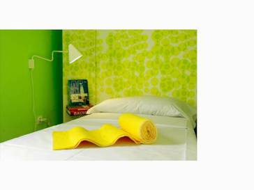 Habitación doble con baño privado del hotel Polaroid Siesta