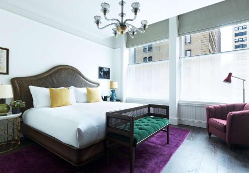 Habitación Deluxe con cama extragrande del hotel The Beekman, a Thompson. Foto 9