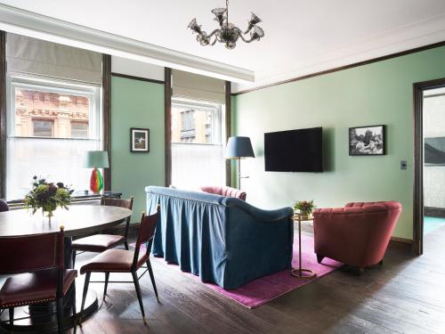 Suite Deluxe esquinera del hotel The Beekman, a Thompson. Foto 3