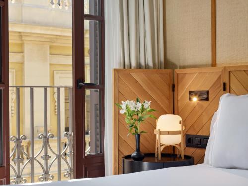 Habitación Classic Barcelona del hotel H10 Madison. Foto 4