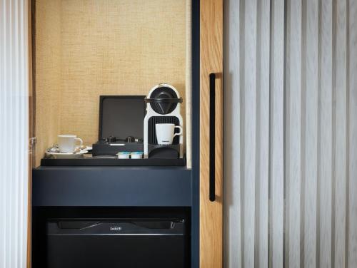 Habitación Classic Barcelona del hotel H10 Madison. Foto 6