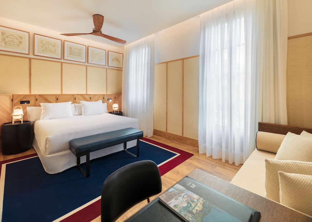 Habitación Classic Barcelona Triple del hotel H10 Madison