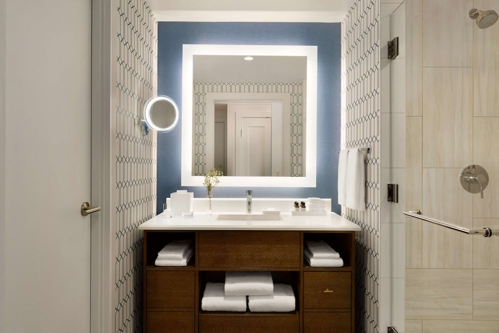 Habitación Deluxe, 1 cama de matrimonio grande del hotel Fairmont Austin. Foto 4