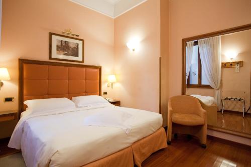 Habitación Doble Quality con cama supletoria - 1 o 2 camas del hotel Berna. Foto 2