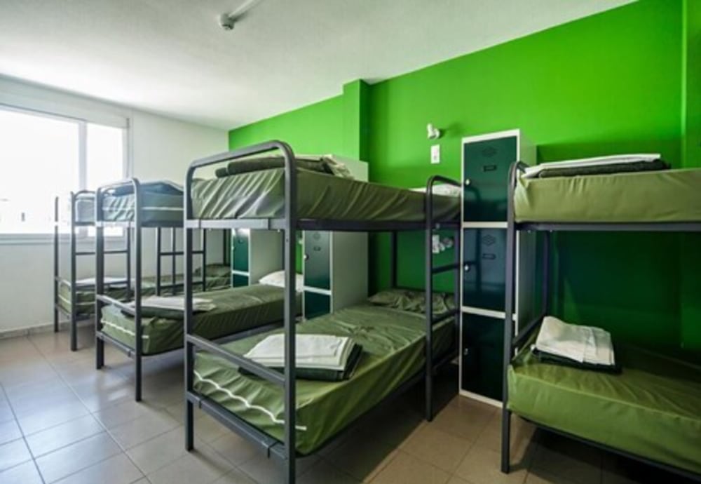 Dormitorio compartido, dormitorio mixto, baño privado (1 bed in a 14 beds dorm) del hotel Motion Chueca. Foto 2