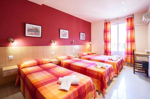 Habitación Triple del hotel Inter Plaza Mayor AUTO CHECK IN