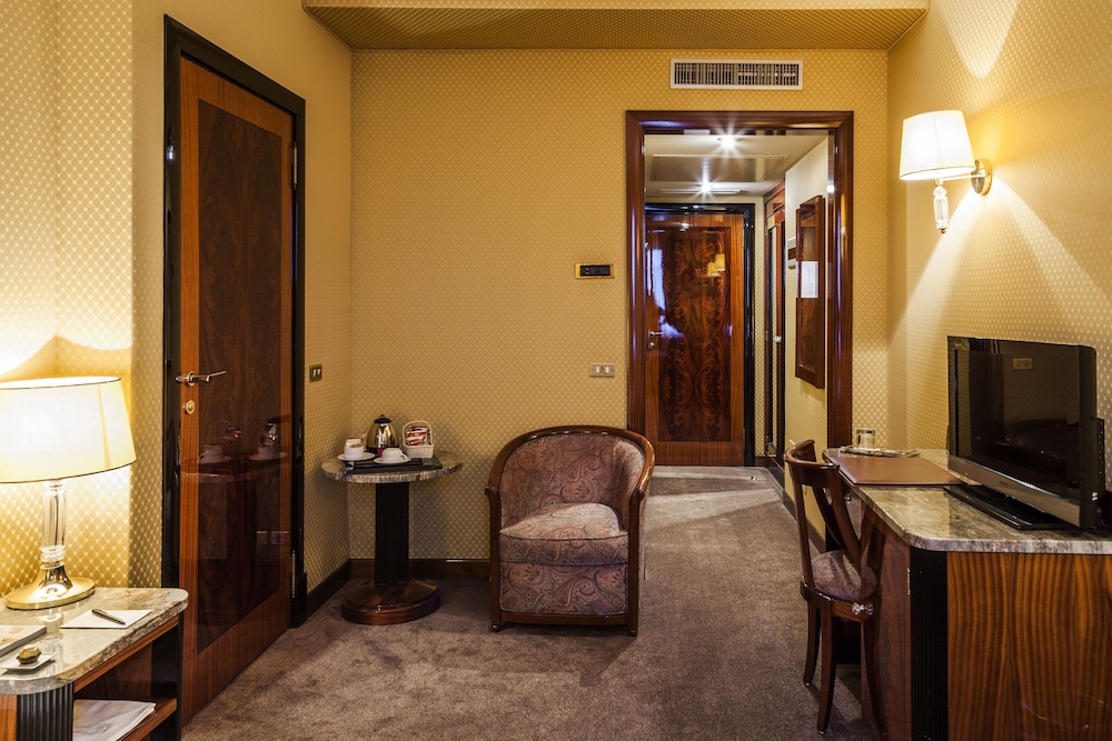 Habitación clásica del hotel Doria Grand. Foto 3