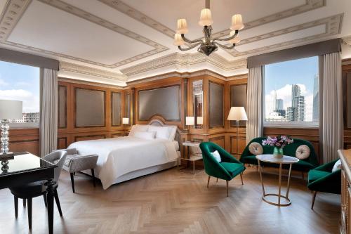 Suite Vicepresidencial Diplomatic de 1 dormitorio del hotel The Westin Palace, Milan. Foto 1