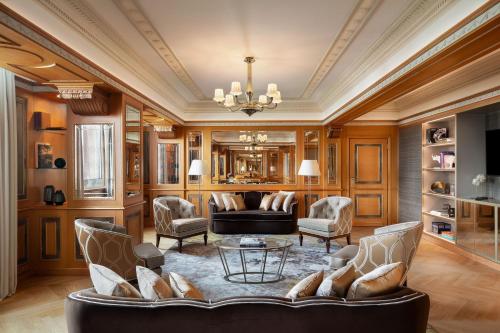 Suite Vicepresidencial Diplomatic de 1 dormitorio del hotel The Westin Palace, Milan. Foto 2
