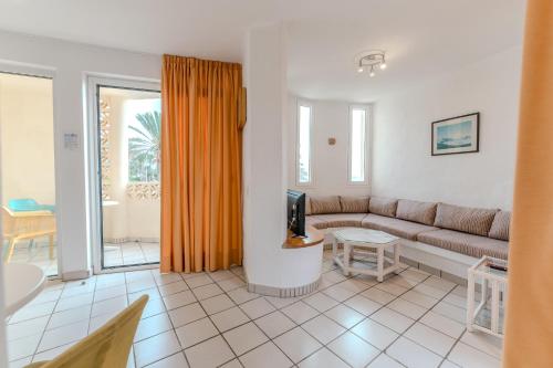 Apartamento con vistas al mar del hotel R2 Maryvent Beach Apartaments. Foto 6