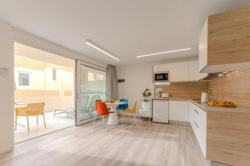 Apartamento con balcón del hotel R2 Maryvent Beach Apartaments. Foto 6