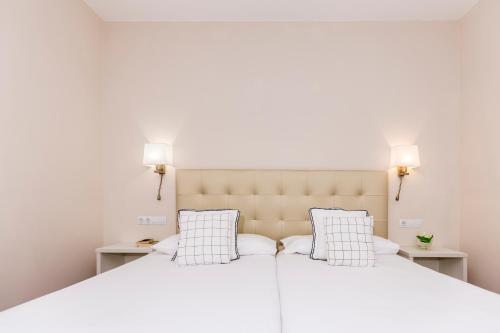 Double Room Interior del hotel Madrid. Foto 5