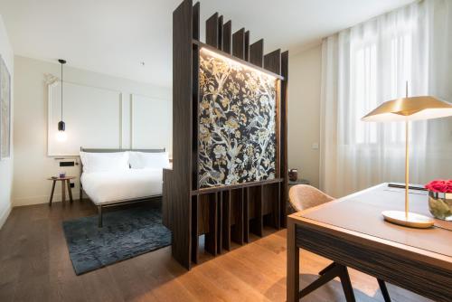 Habitación Doble Deluxe del hotel Mercer Sevilla. Foto 2