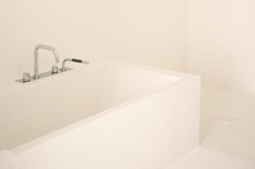 Suite del hotel Mercer Sevilla. Foto 2