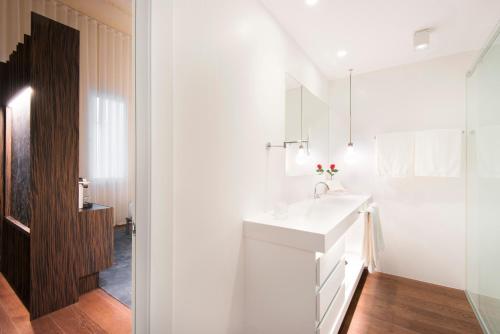 Habitación Doble Deluxe del hotel Mercer Sevilla. Foto 3