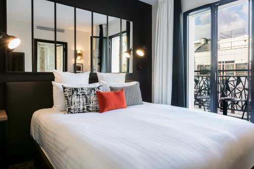 Doble Estándar con balcón del hotel Laz' Hotel Spa Urbain. Foto 3