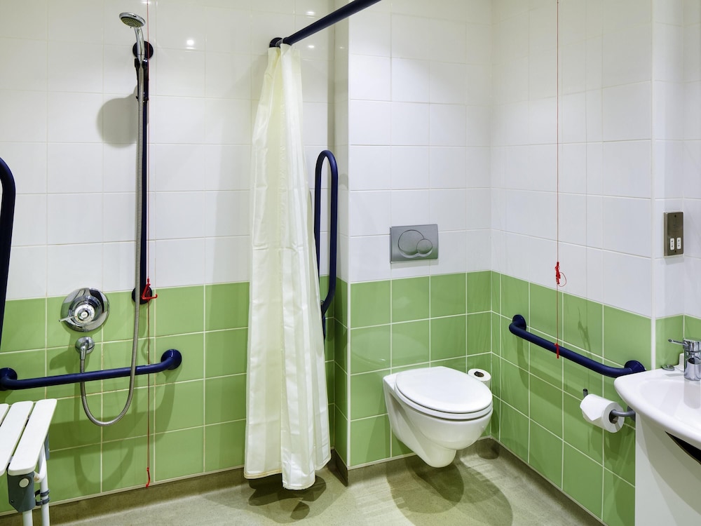 Clásica Accesible - Habitación con 1 cama doble del hotel ibis budget Southampton Centre. Foto 7