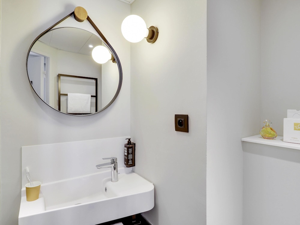 Habitación estándar, 1 cama doble del hotel Ibis Paris Levallois Perret. Foto 1