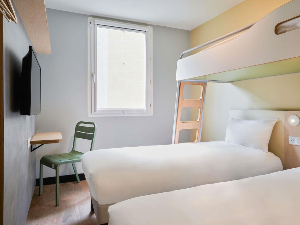 Habitación Standard con 2 camas individuales del hotel Ibis Budget Saint Maurice. Foto 1