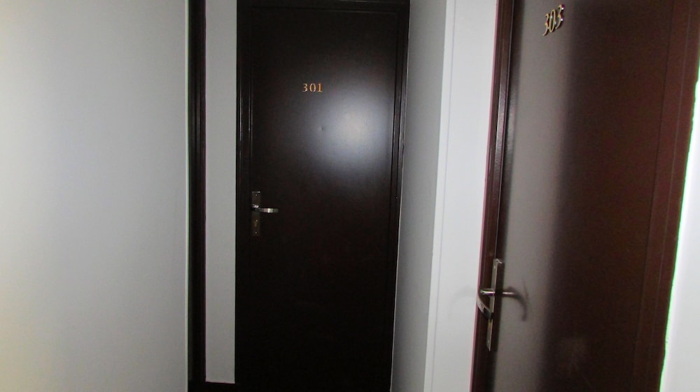 Habitación con 2 camas individuales del hotel Choisy. Foto 3