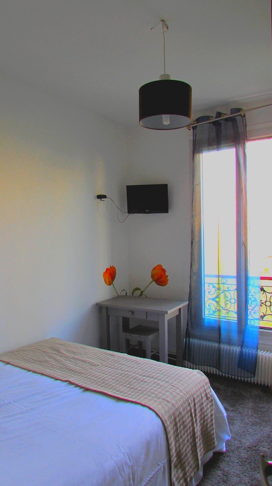 Habitación doble del hotel Choisy. Foto 1