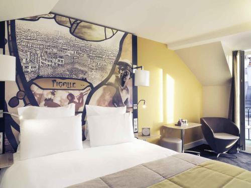 Habitación Privilege con balcón del hotel Mercure Paris 9 Pigalle Sacre-coeur. Foto 15