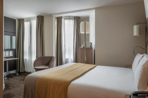 Habitación Doble Superior del hotel Mercure Paris 9 Pigalle Sacre-coeur. Foto 3