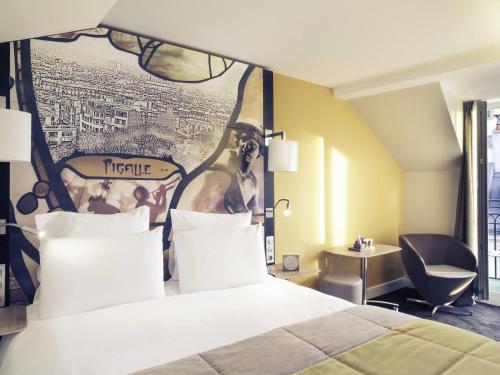 Habitación Privilege con balcón del hotel Mercure Paris 9 Pigalle Sacre-coeur. Foto 2