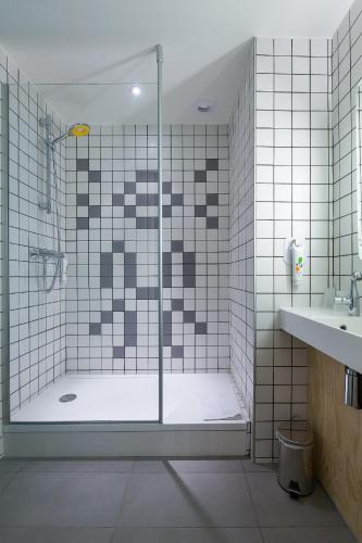 Tres habitaciones contiguas del hotel Ibis Styles Paris Place d'Italie Butte Aux Cailles. Foto 4