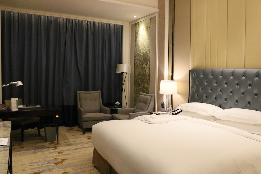 HABITACIÓN SUPERIOR, 1 Cama King Size del hotel Sofitel Shanghai Hongqiao. Foto 5