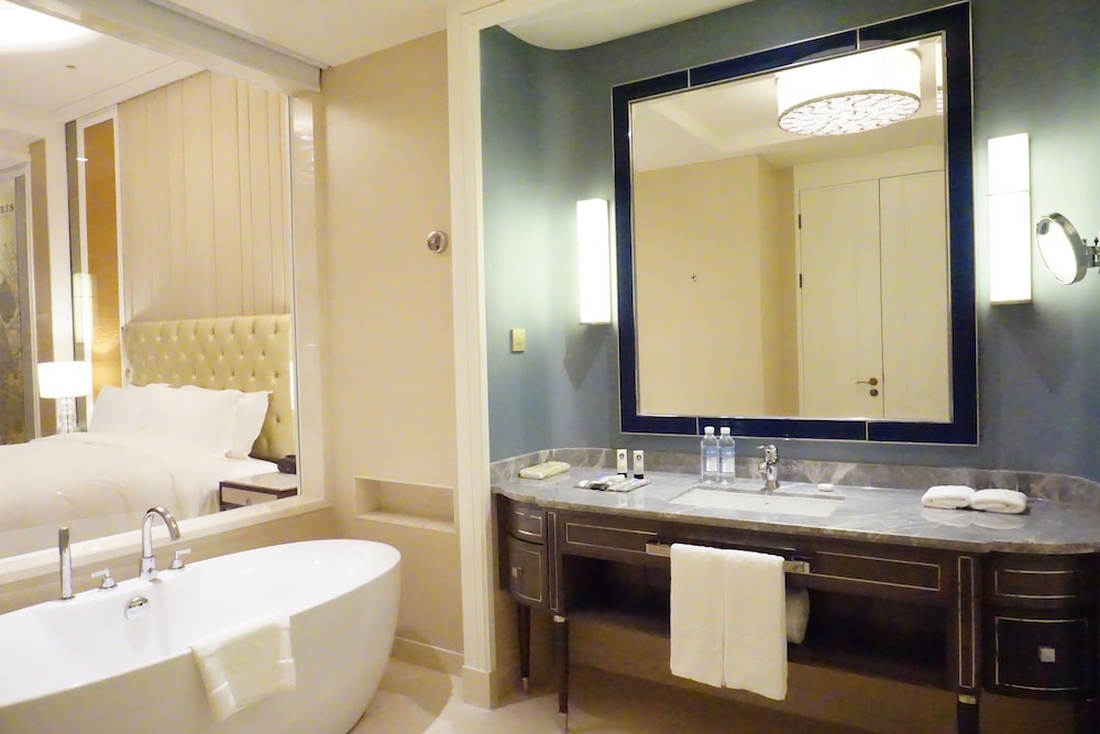 Habitación superior, 2 camas individuales del hotel Sofitel Shanghai Hongqiao. Foto 1
