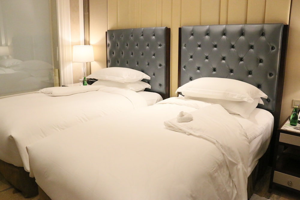 Habitación superior, 2 camas individuales del hotel Sofitel Shanghai Hongqiao. Foto 3